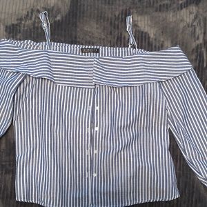 Cotton On off-the-shoulder shirt. Sz. M